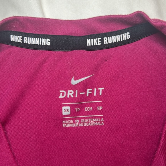 Short Sleeve Nike Running Shirt - Picture 2 of 3